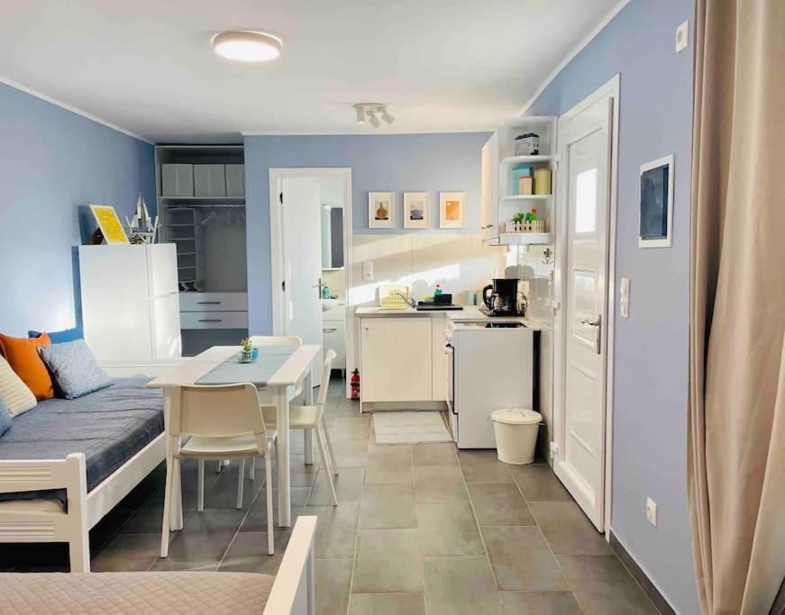 Cozy, Newly Renovated Apartment In Gavrio. Exterior photo